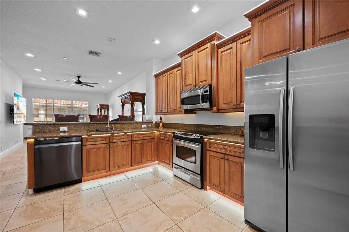 5102 Artesa Way W, Palm Beach Gardens, FL 33418