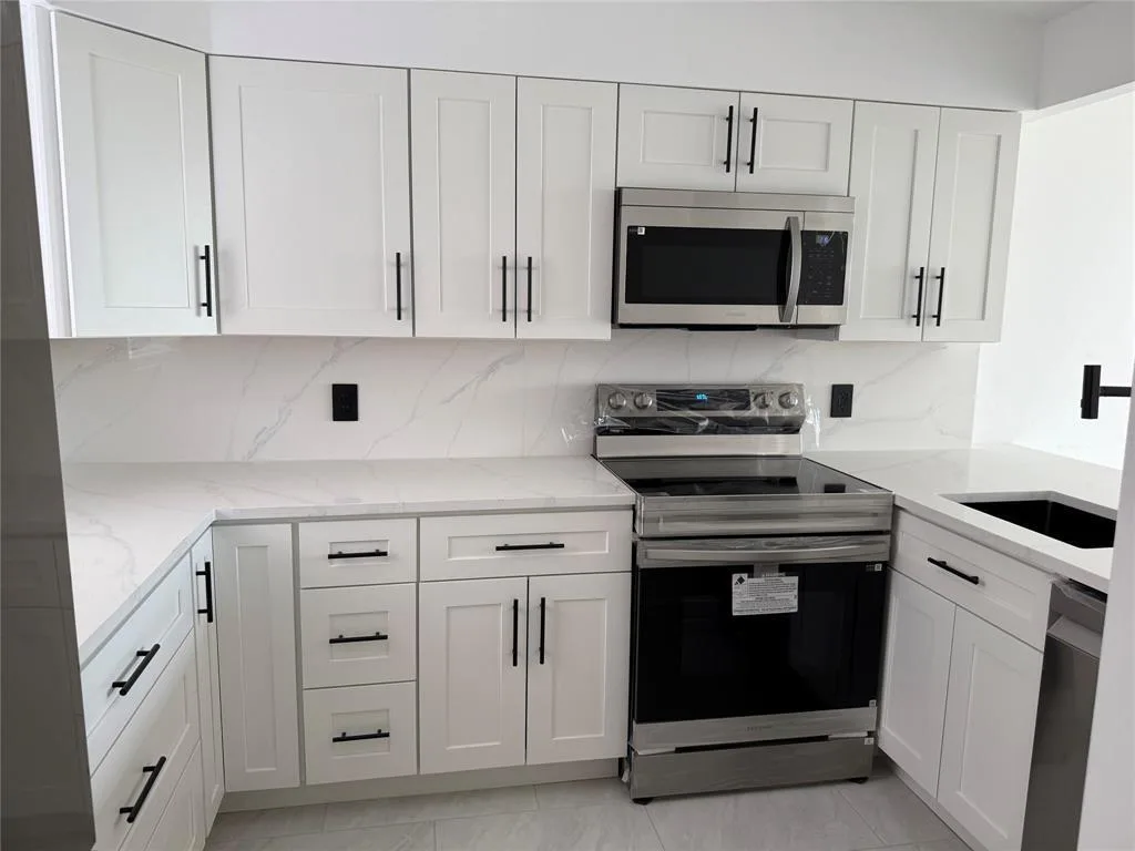 112 Royal Park Drive # 4b, Oakland Park, FL 33309