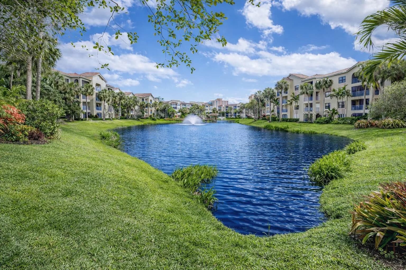 200 Uno Lago Drive # 105, Juno Beach, FL 33408