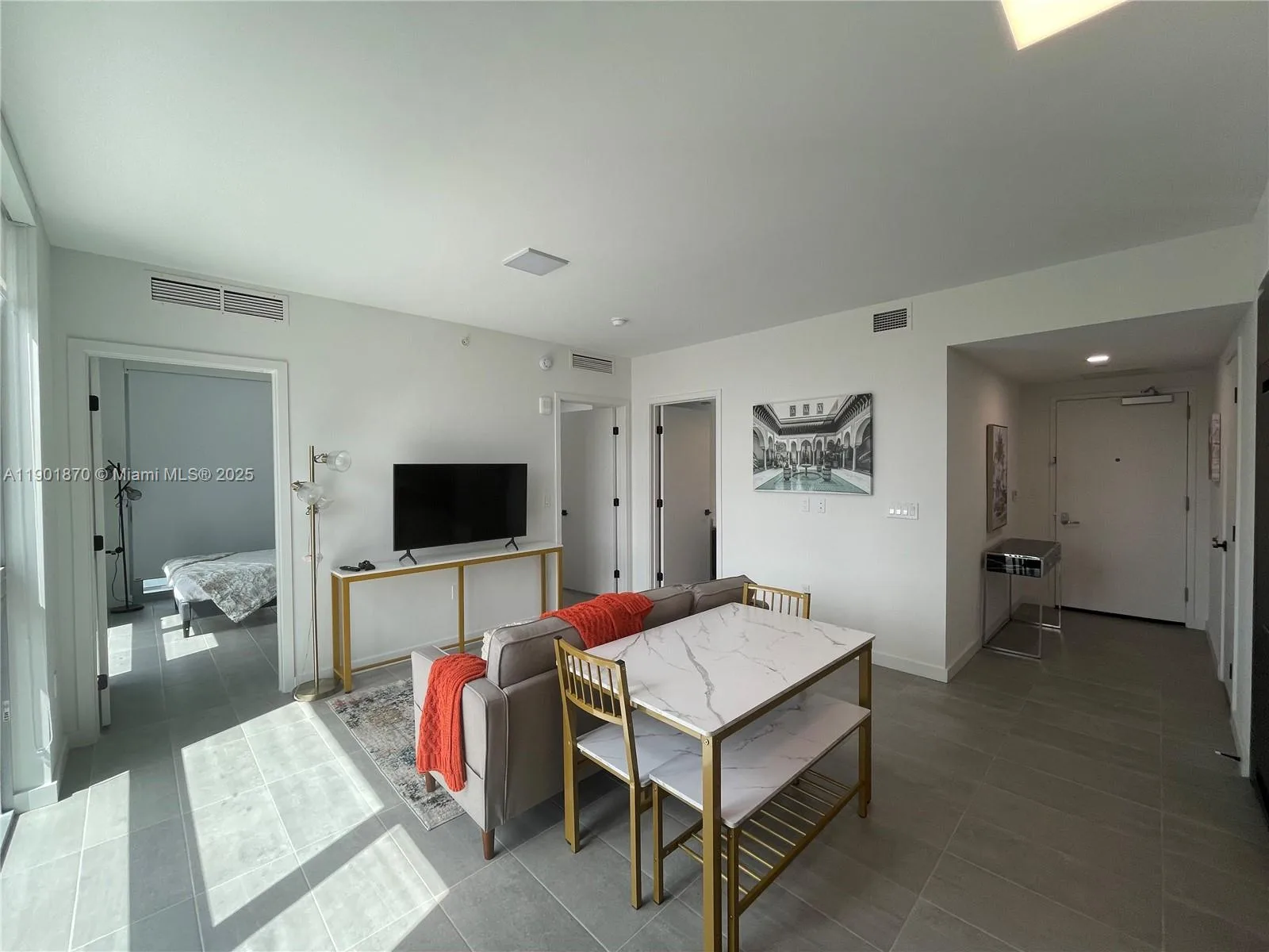 227 NE 2nd St # 1606, Miami, FL 33132