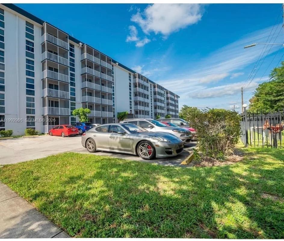 16851 NE 23rd Ave # B604, North Miami Beach, FL 33160
