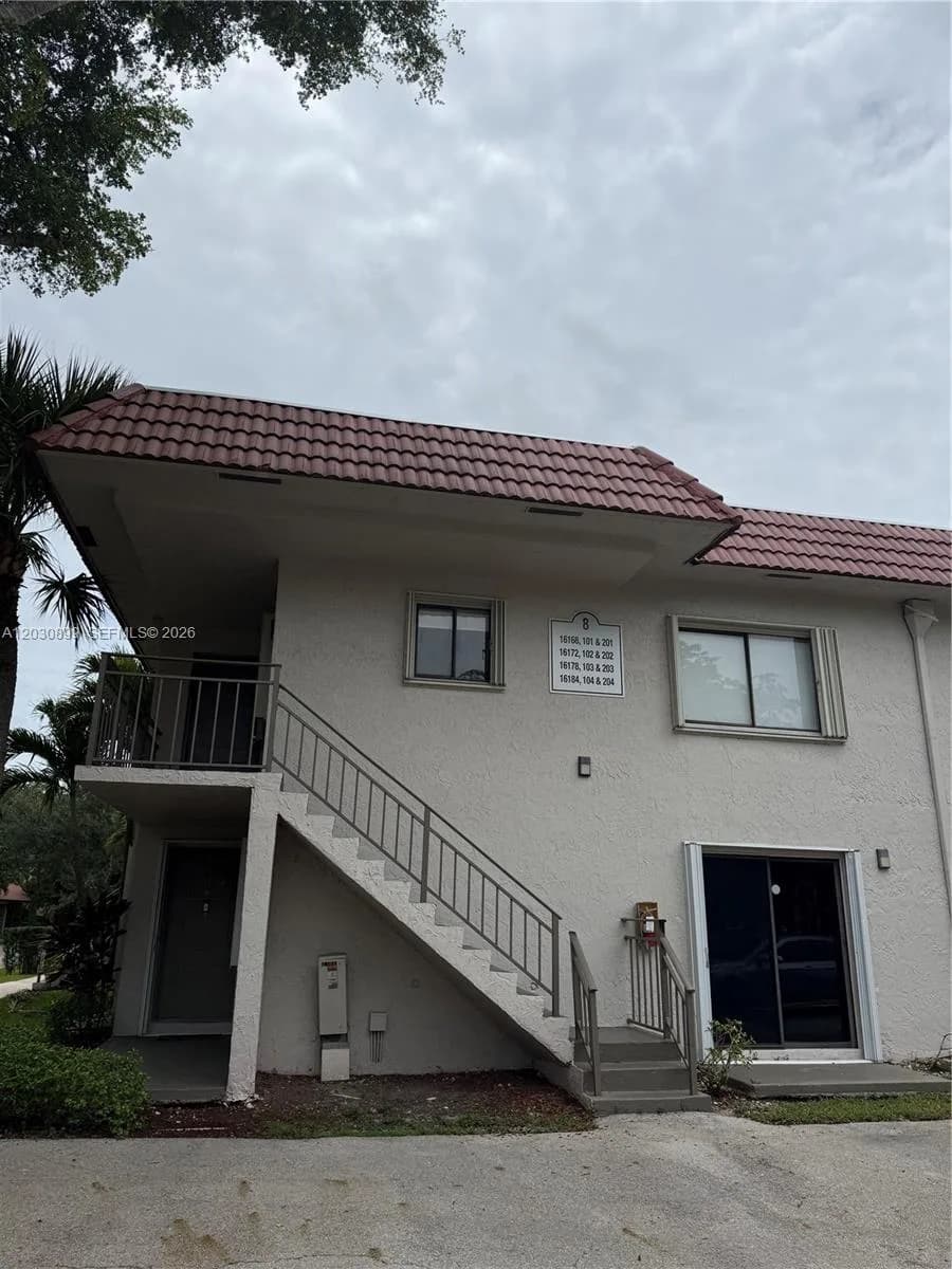 16184 Laurel Dr # 204, Weston, FL 33326