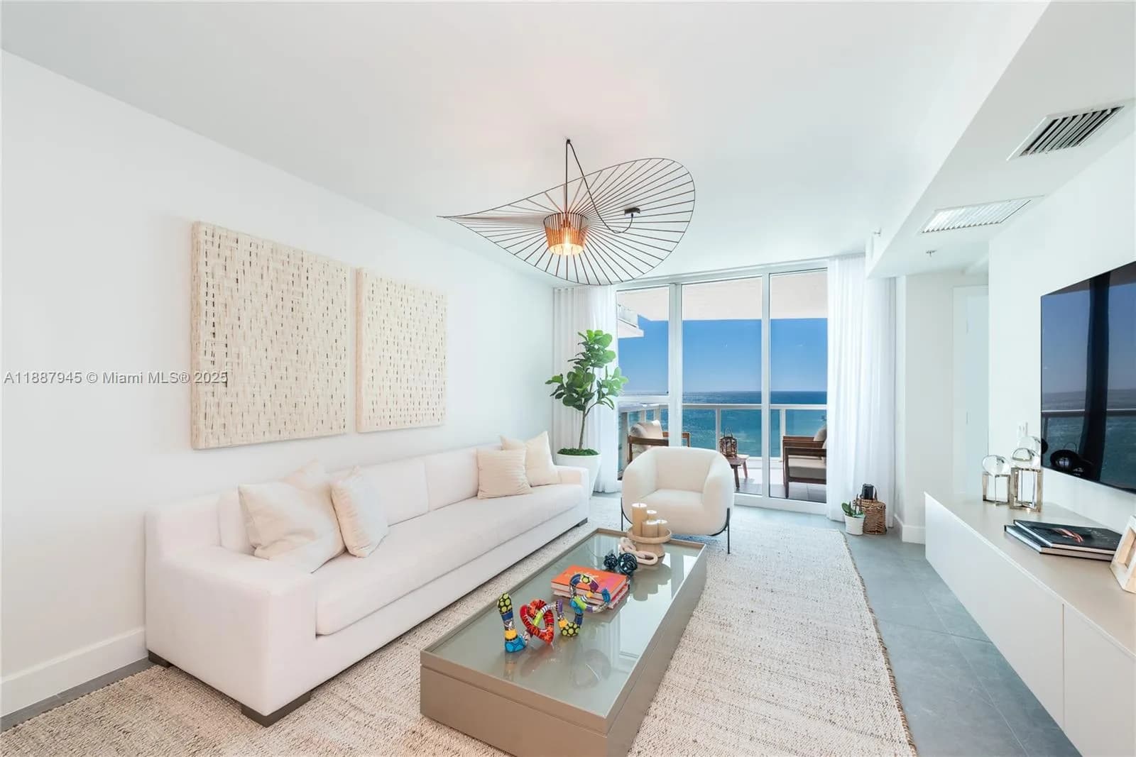 3801 Collins Ave # 1502, Miami Beach, FL 33140