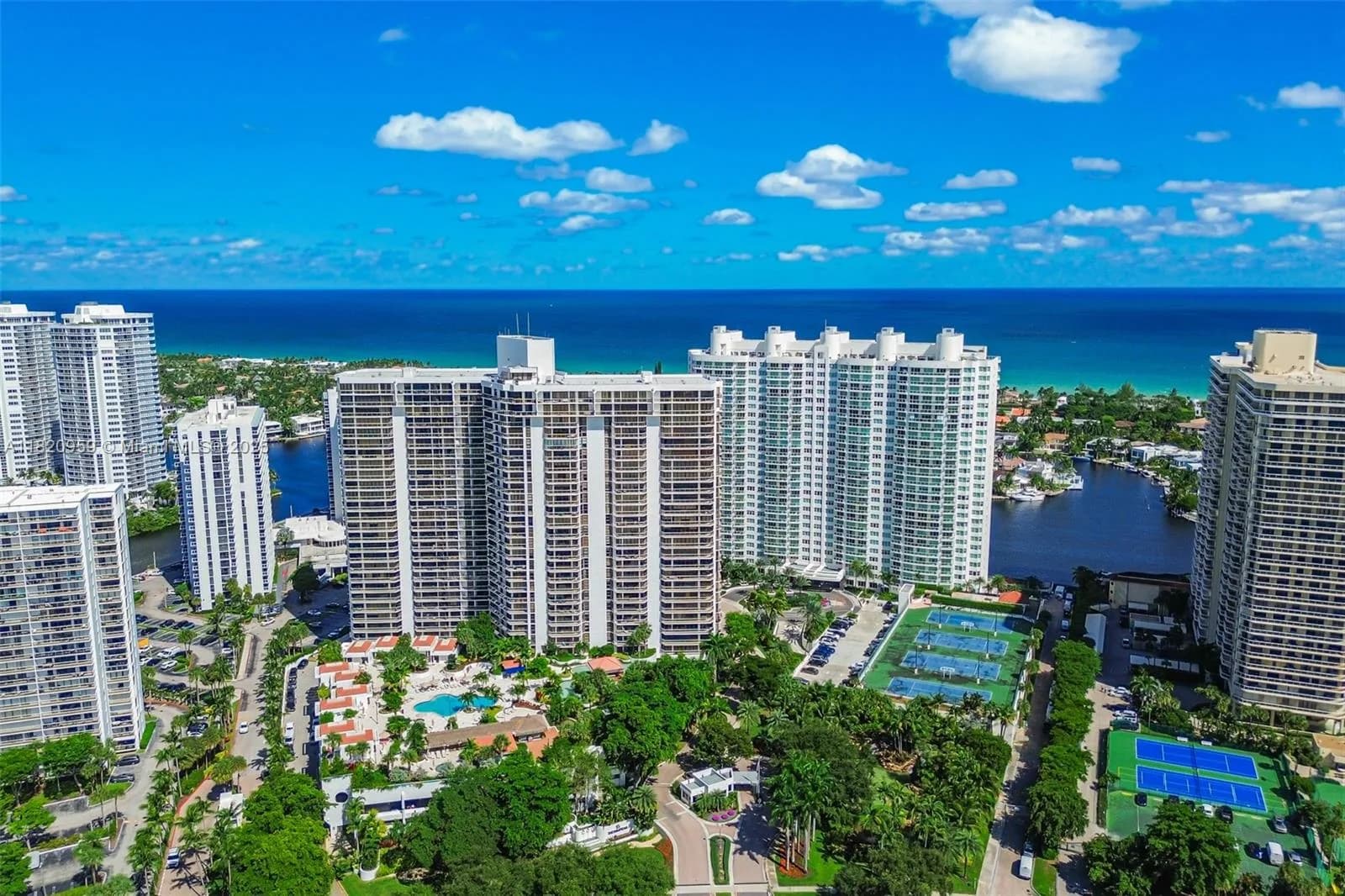 20281 E Country Club Dr # 1412, Aventura, FL 33180