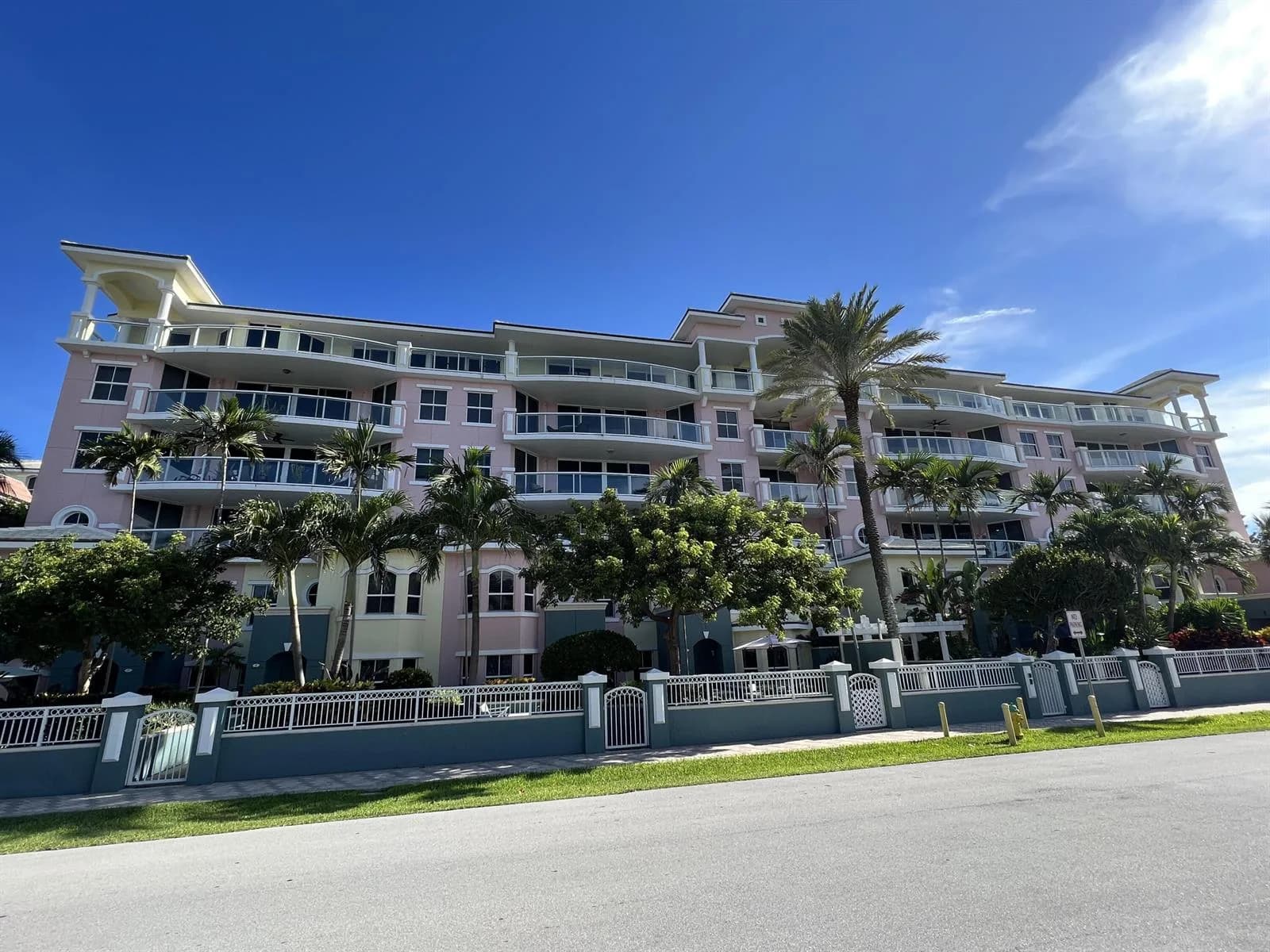 2051 SE 3rd Street # Th3, Deerfield Beach, FL 33441