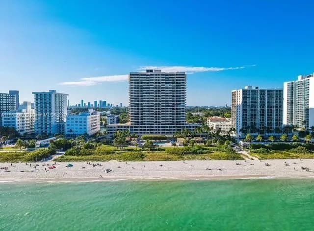 2555 Collins Ave # 2200, Miami Beach, FL 33140