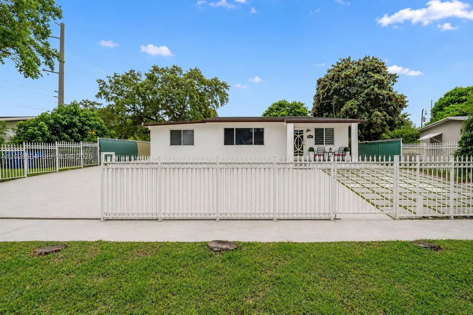 6404 Meade St, Hollywood, FL 33024