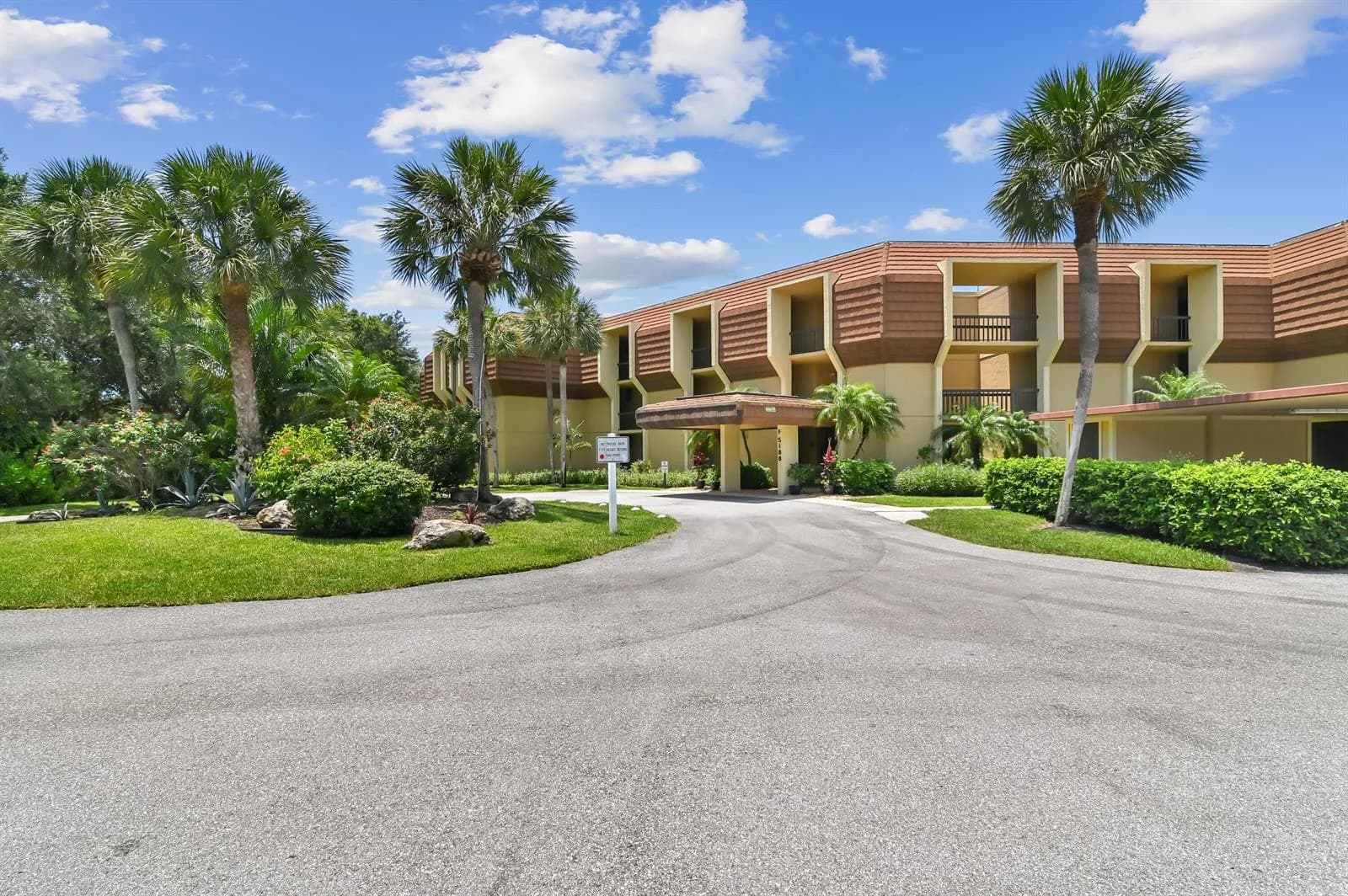 5188 Woodland Lakes Drive # 332, Palm Beach Gardens, FL 33418