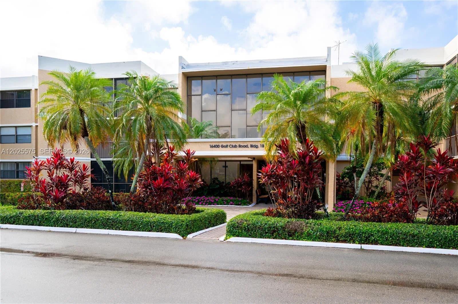 16400 NE GOLF CLUB RD # 305, Weston, FL 33326