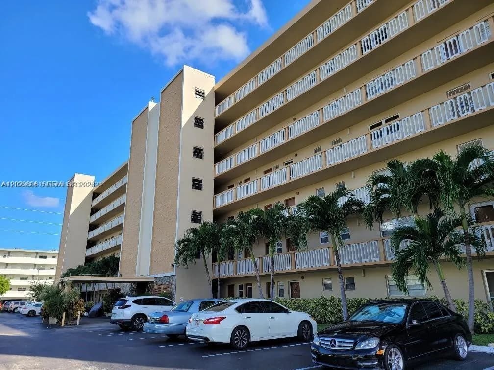 319 NE 14th Ave # 607, Hallandale Beach, FL 33009