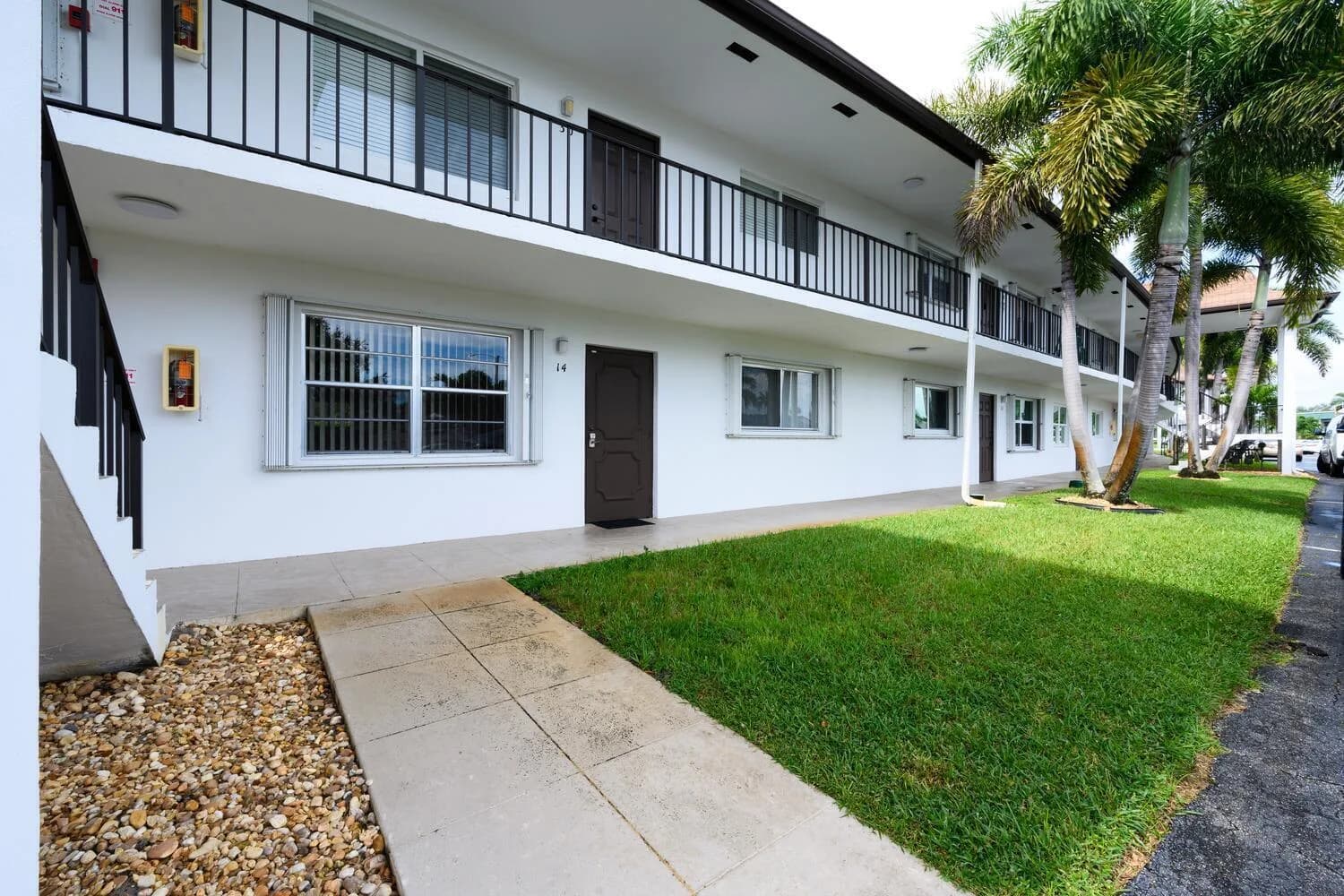 3075 Gardens East Drive # 14, Palm Beach Gardens, FL 33410