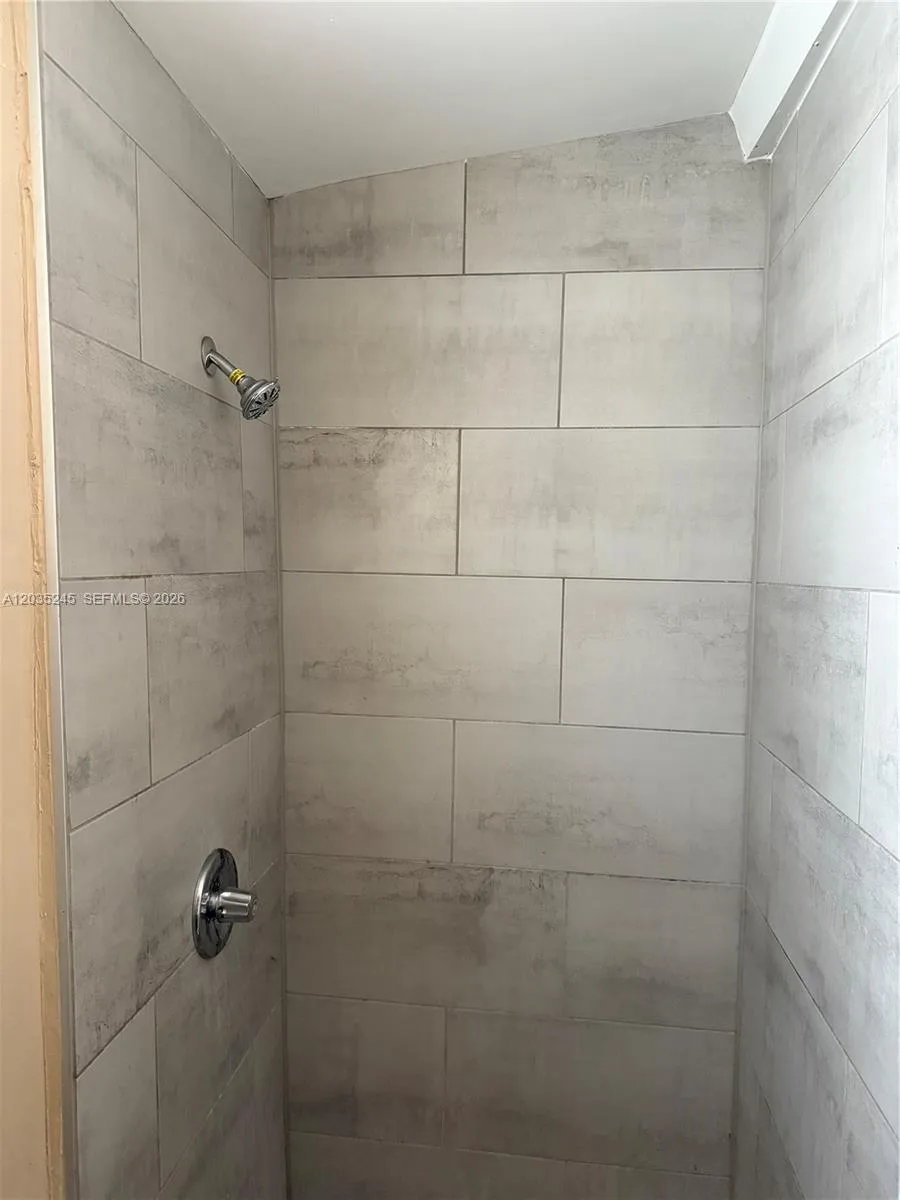 41 SW 7th Ave # 1, Dania Beach, FL 33004