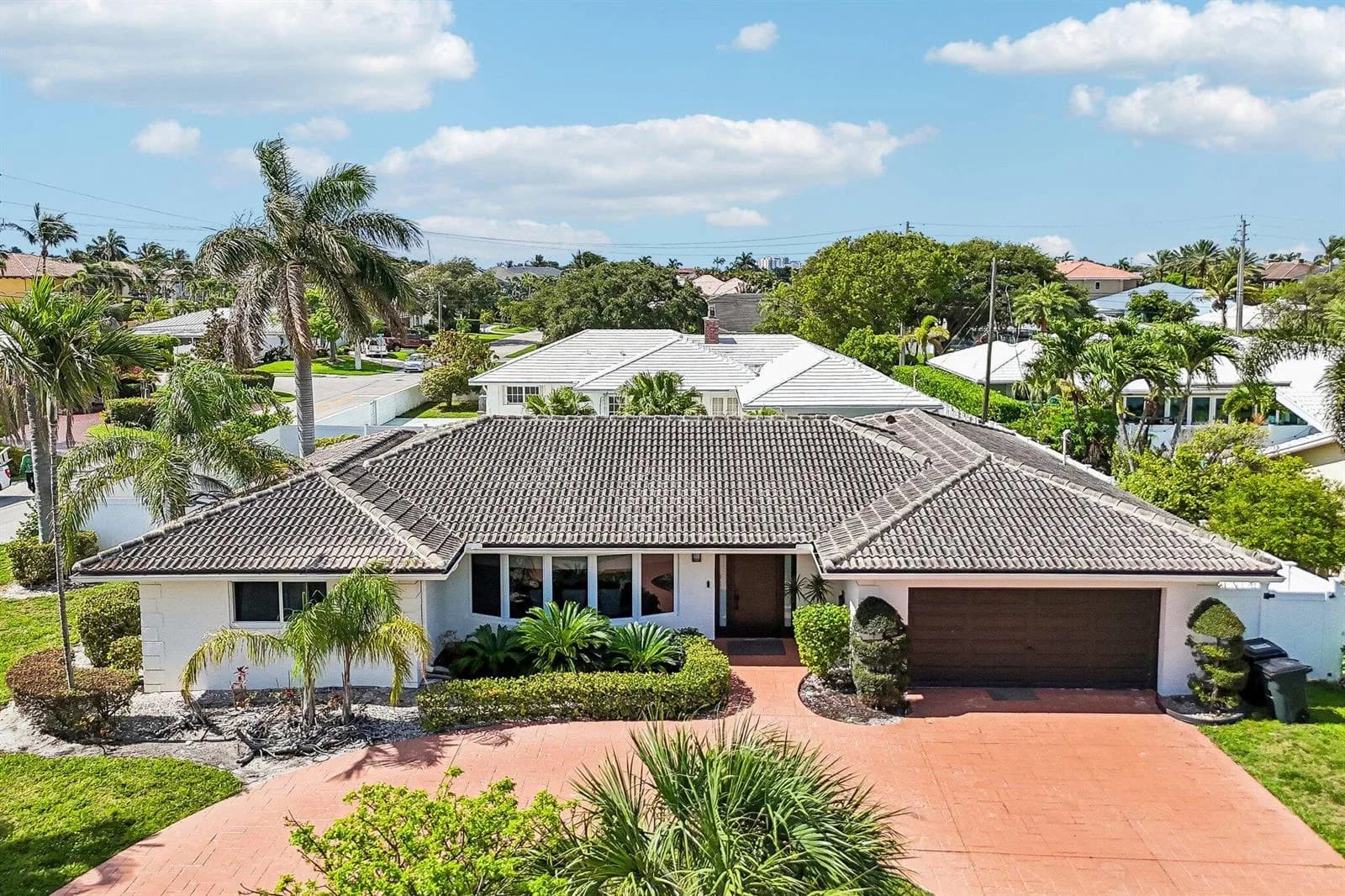 2940 NE 39th Court, Lighthouse Point, FL 33064