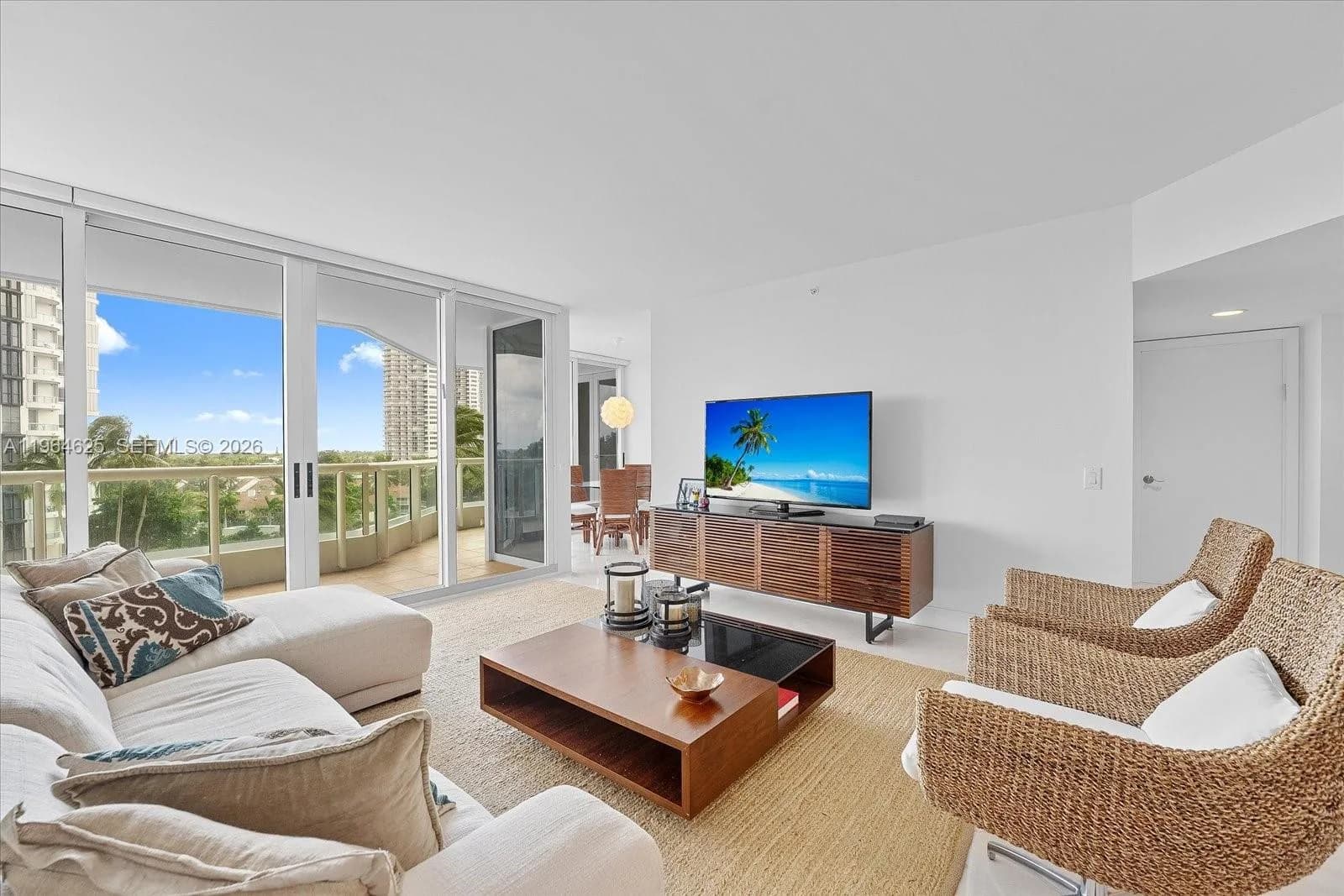 21055 Yacht Club Dr # 802, Aventura, FL 33180