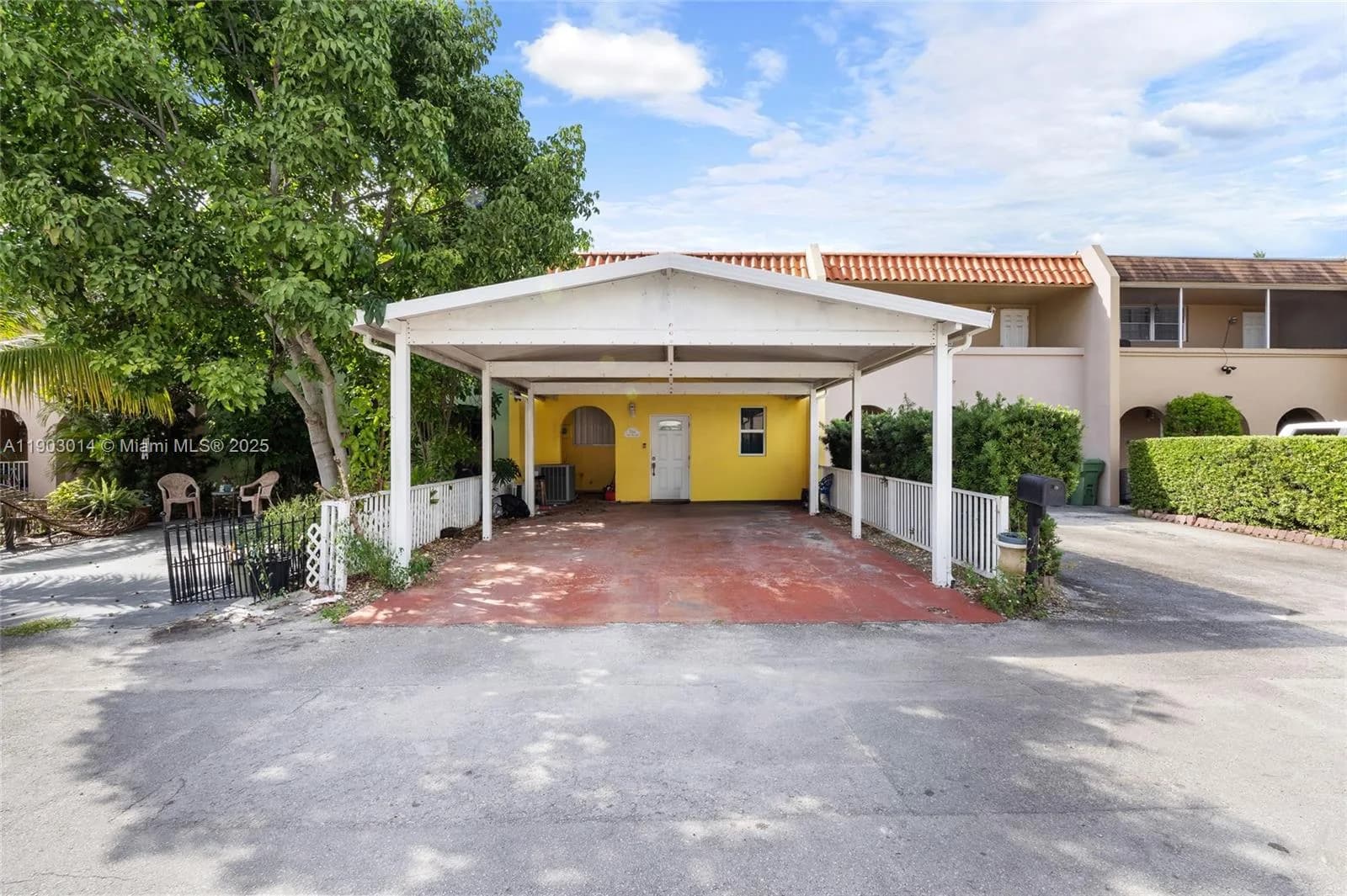 7144 W 2nd Ln, Hialeah, FL 33014