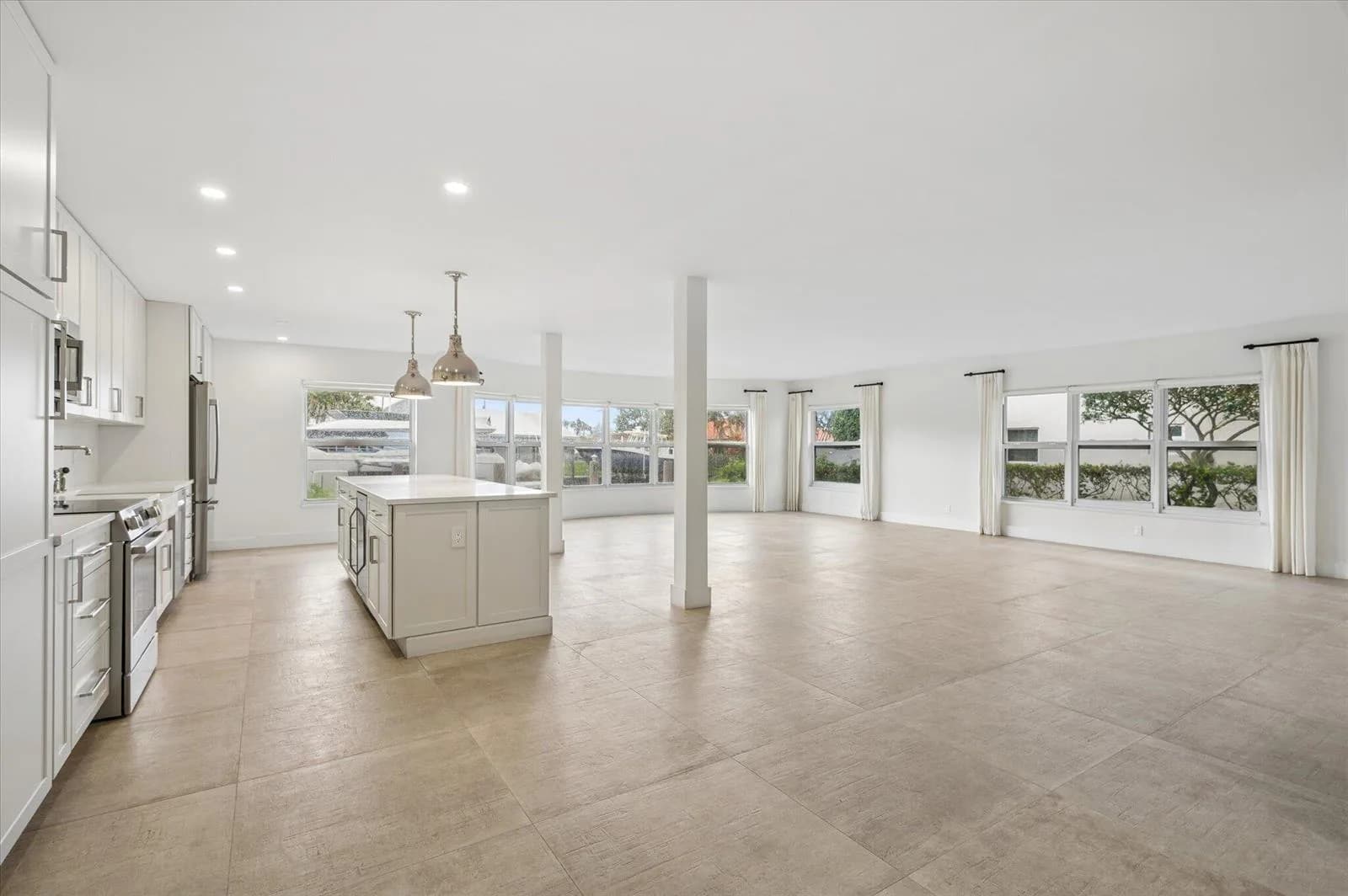 5100 Bayview Drive # 106, Fort Lauderdale, FL 33308
