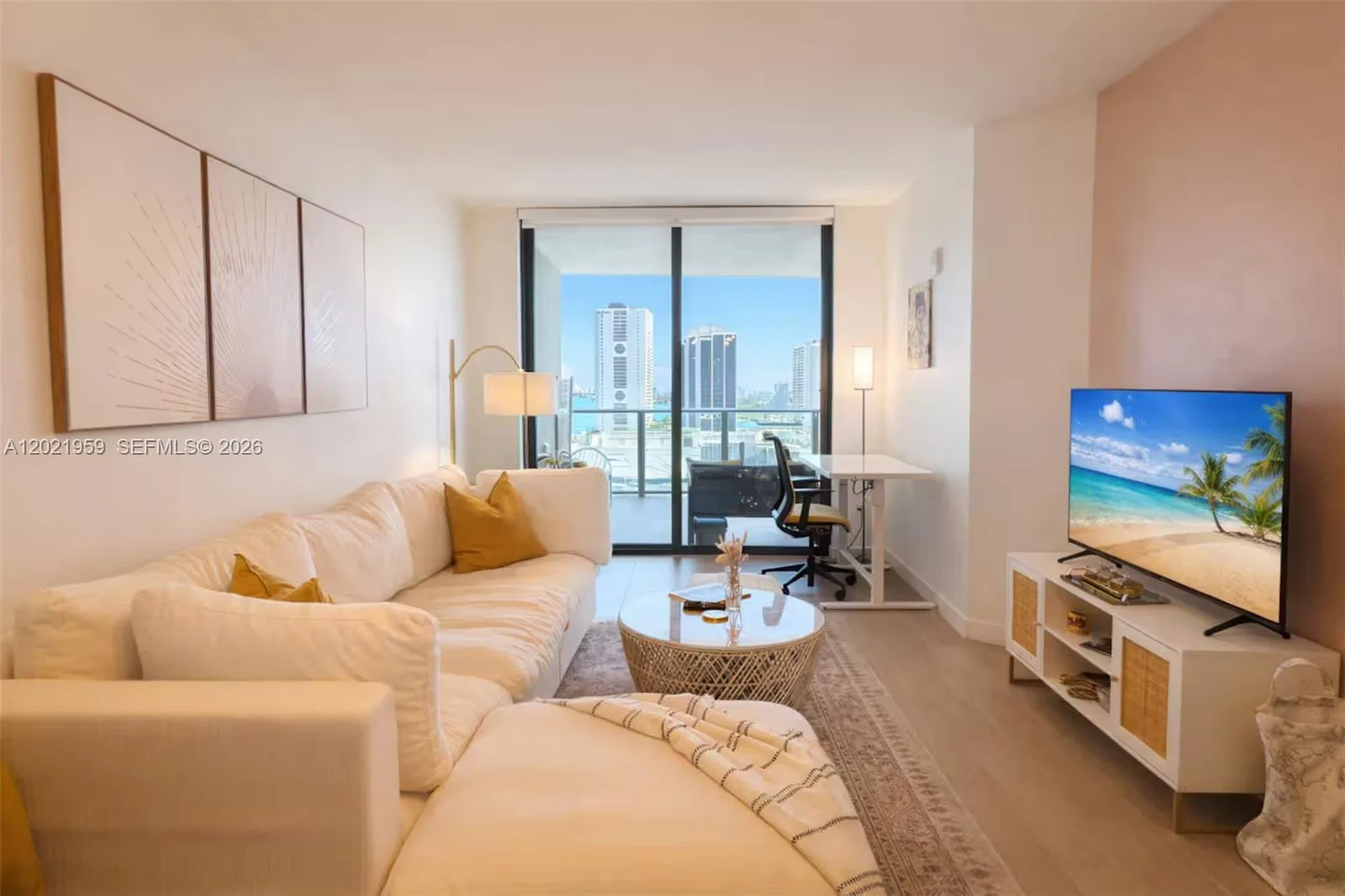 1600 NE 1st Ave # 1605, Miami, FL 33132