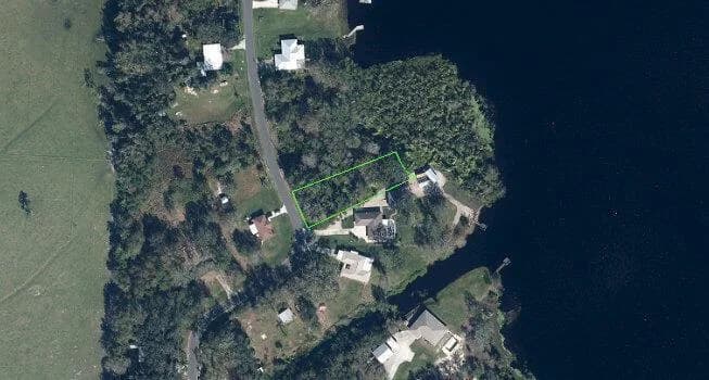 6428 Lakeside Drive W, Sebring, FL 33875