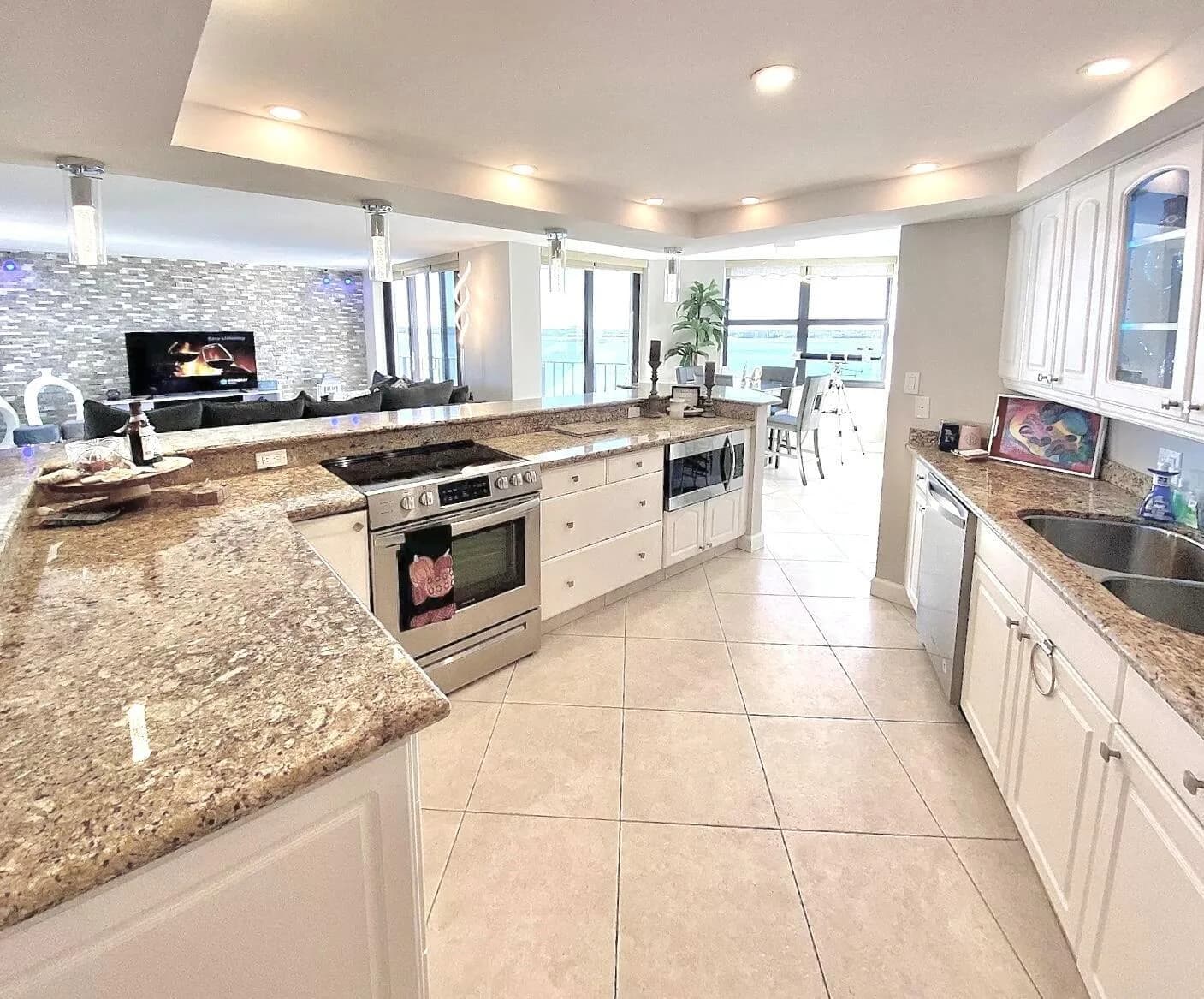 5420 N Ocean Drive # 906, Singer Island, FL 33404