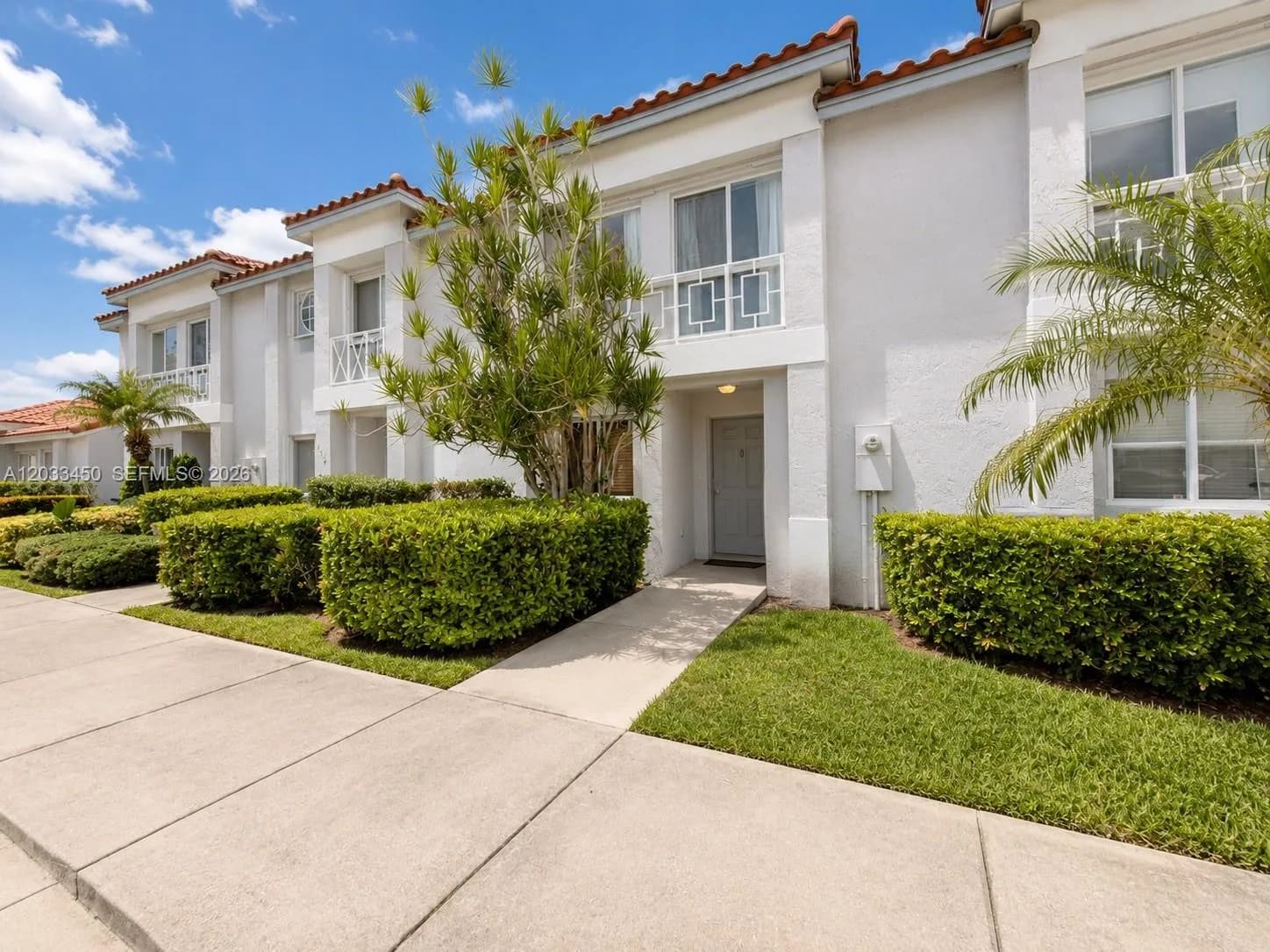 532 NW 208th Ter, Pembroke Pines, FL 33029