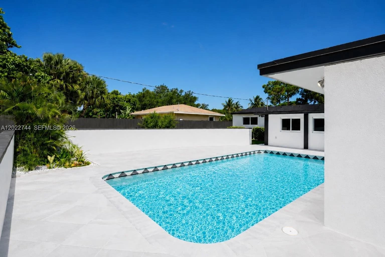 2573 Conroy Dr, North Palm Beach, FL 33403