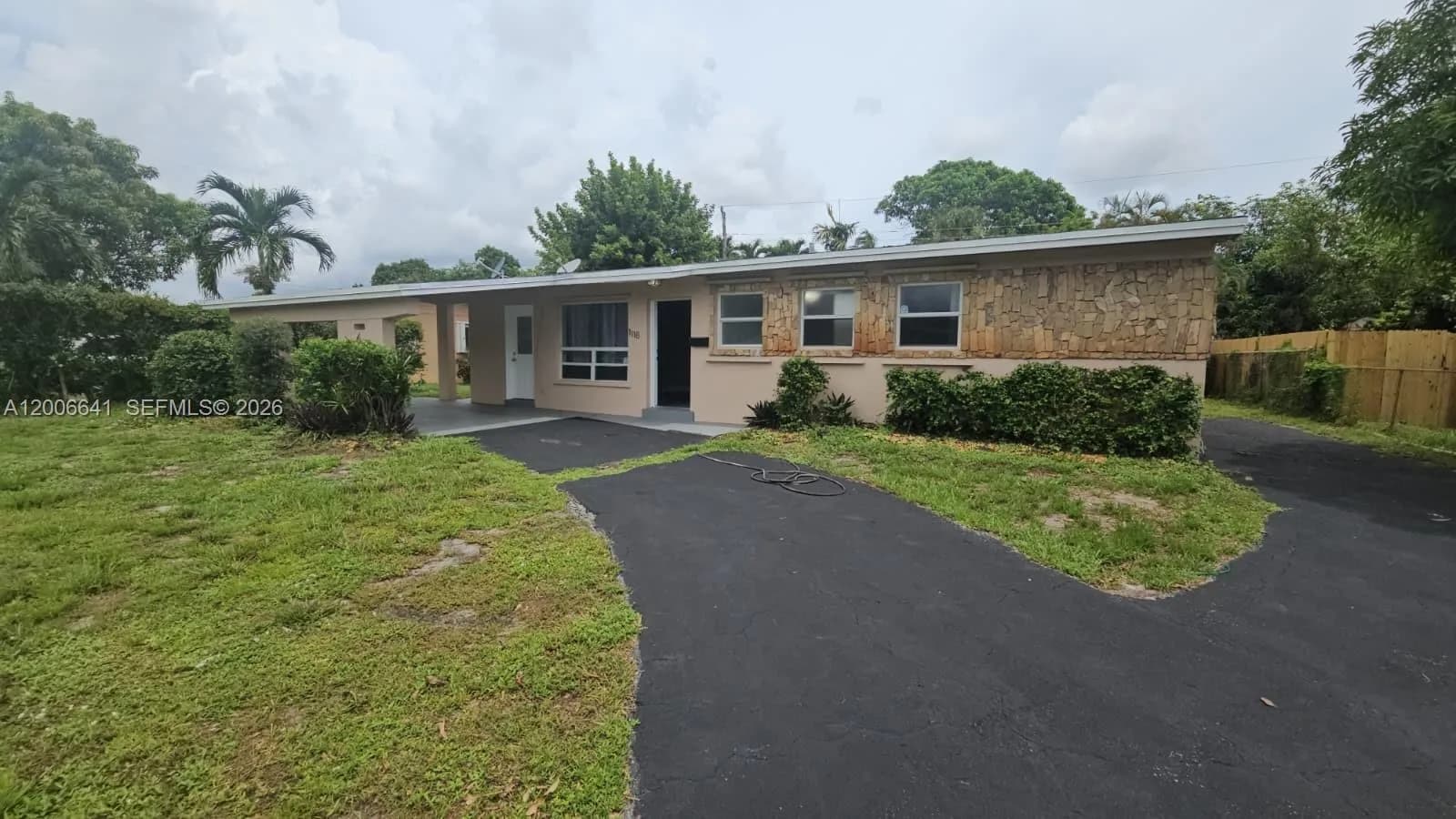 1118 NW 43rd Ter, Lauderhill, FL 33313
