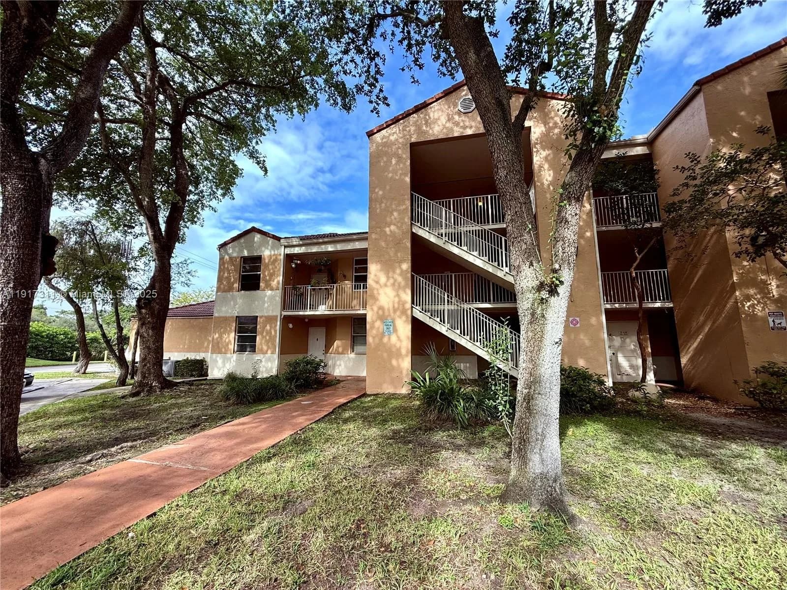 8246 NW 24th St # 8246, Coral Springs, FL 33065