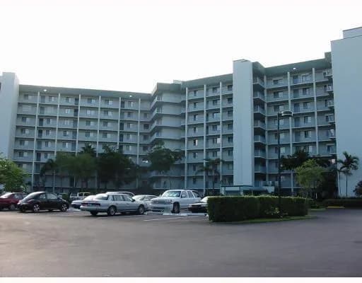 2334 S Cypress Bend Drive # 802, Pompano Beach, FL 33069