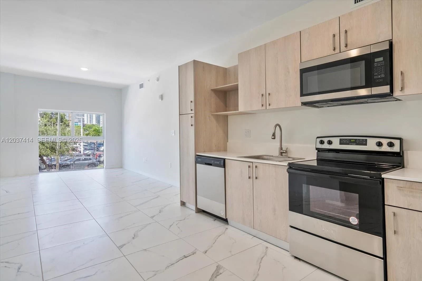 420 SW 7th Ave # 304, Miami, FL 33130