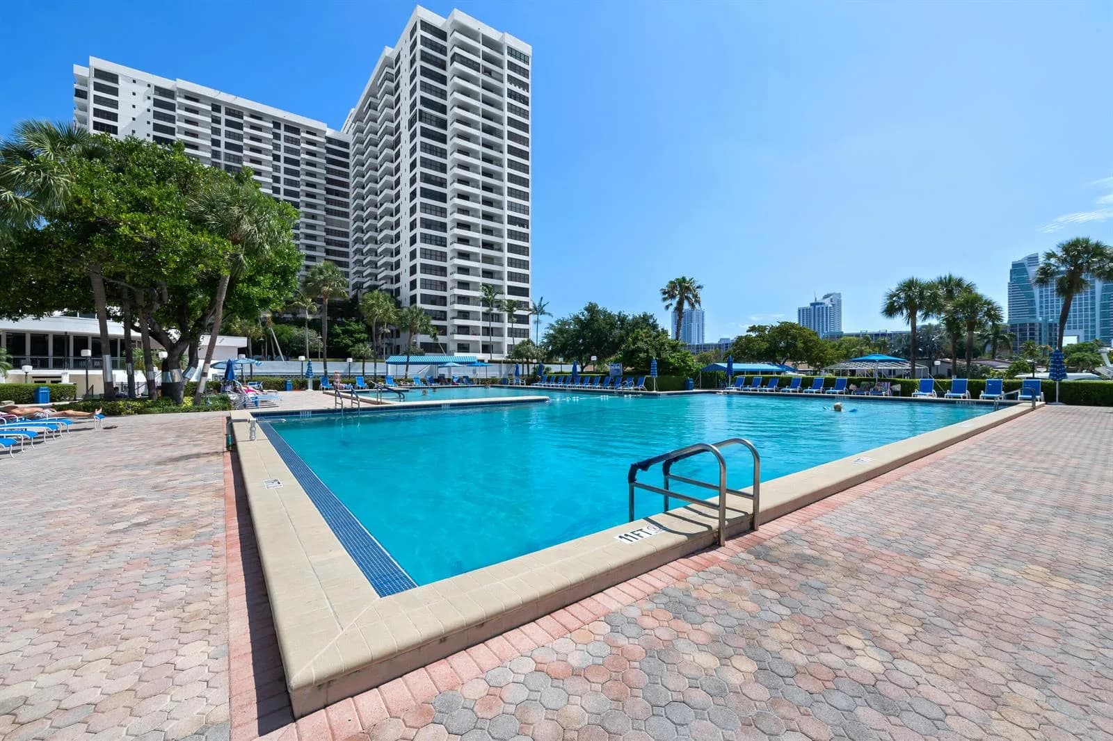 2500 Parkview Drive # 615, Hallandale Beach, FL 33009