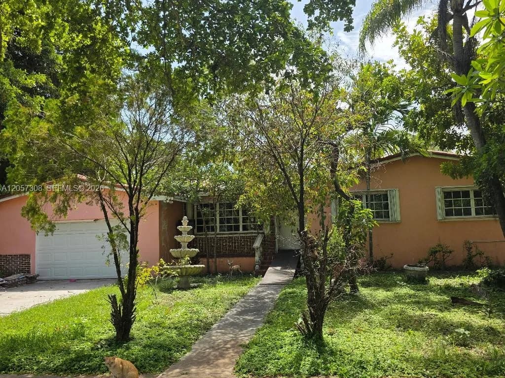 881 Albatross St, Miami Springs, FL 33166