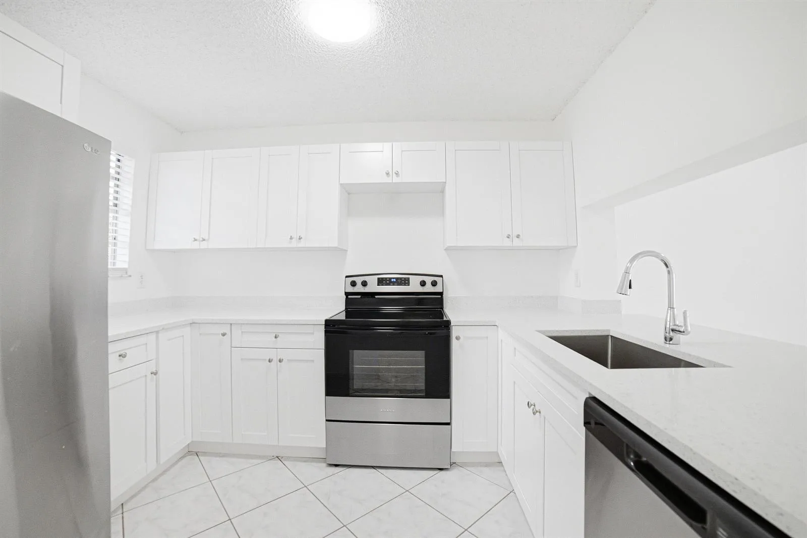 8207 FAIRWAY Road # ., Sunrise, FL 33351