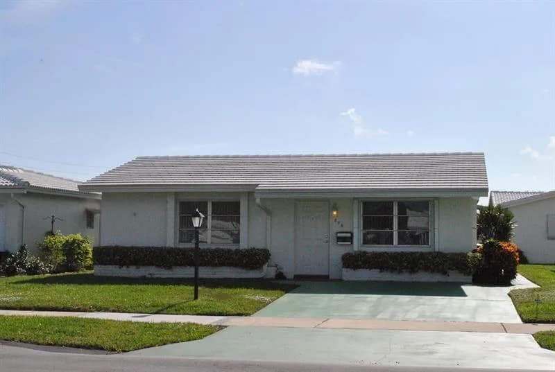 806 Ocean Drive, Boynton Beach, FL 33426