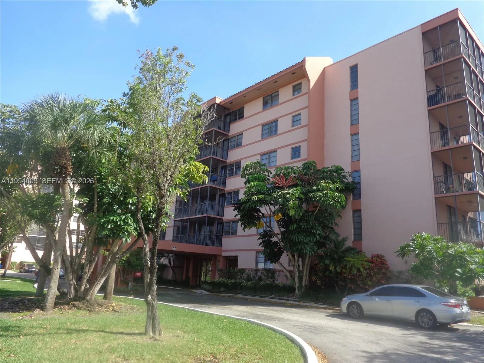 20850 San Simeon Way # 604-5, Miami, FL 33179