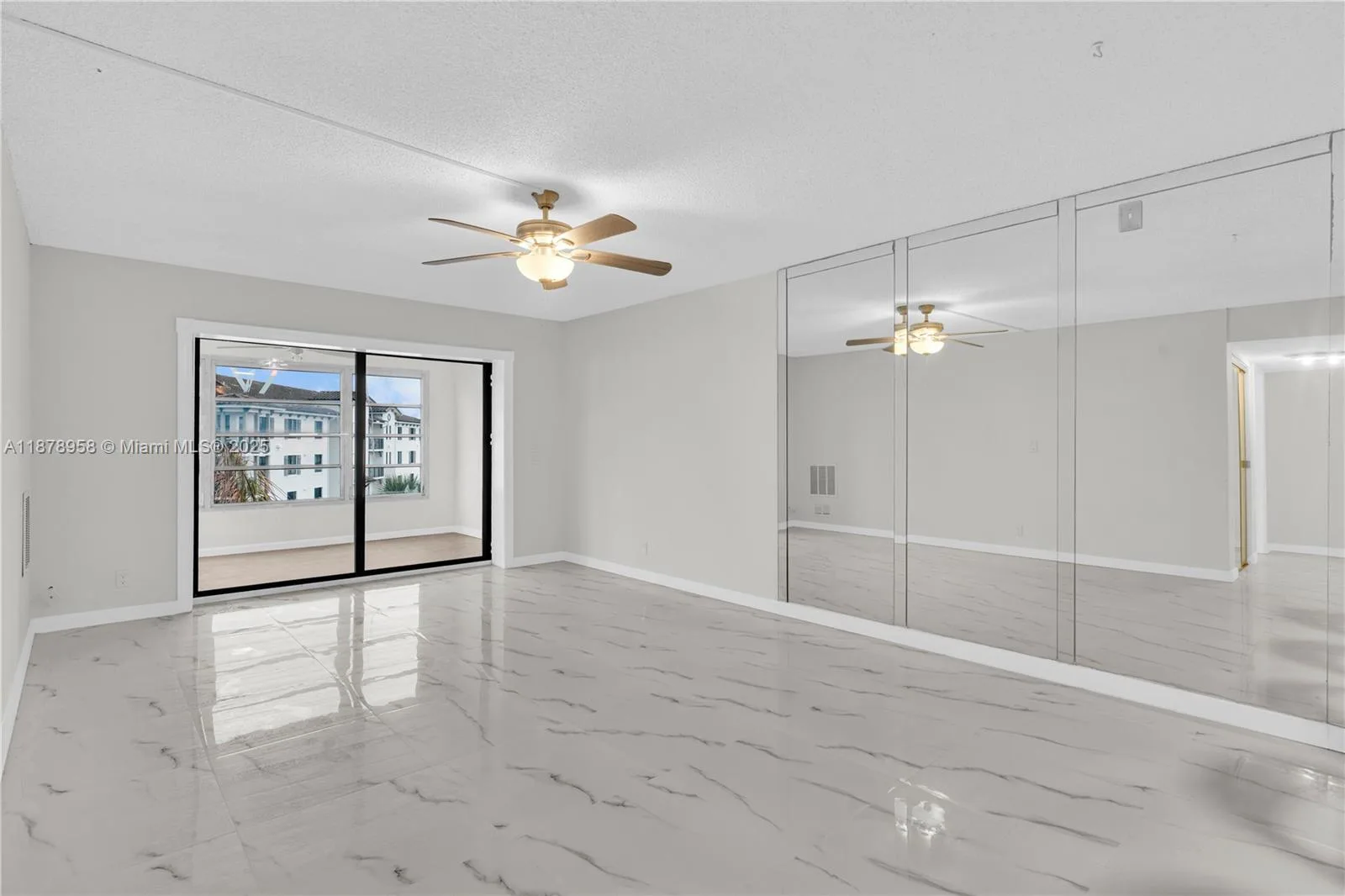 9355 SW 8th St # 425, Boca Raton, FL 33428