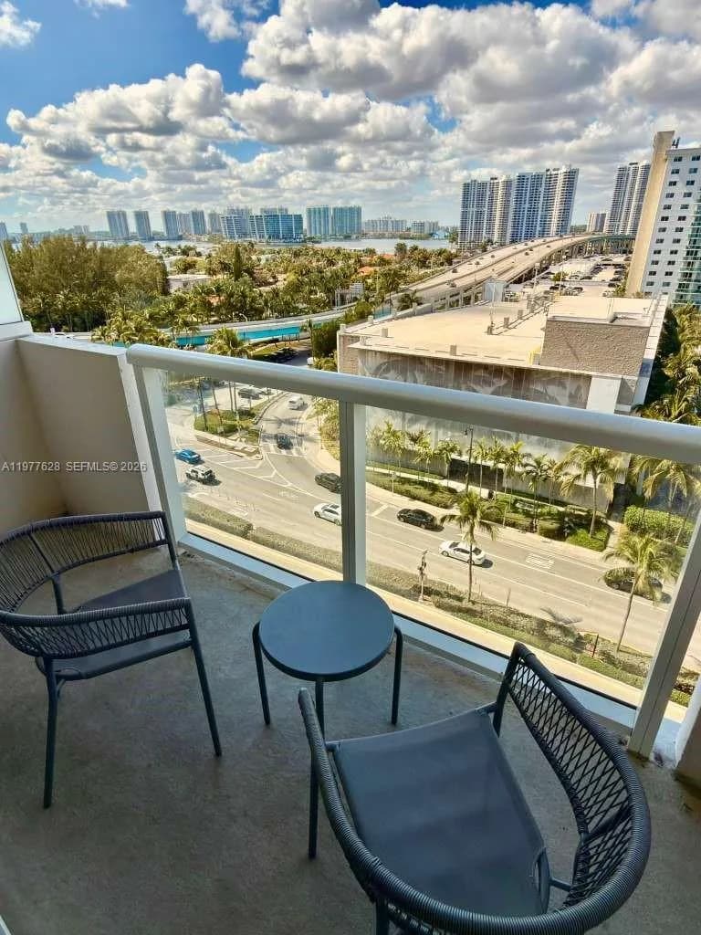 19201 Collins Ave # 933, Sunny Isles Beach, FL 33160
