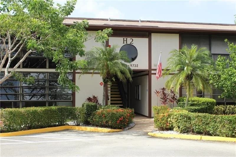 9728 S Belfort Circle # 206, Tamarac, FL 33321