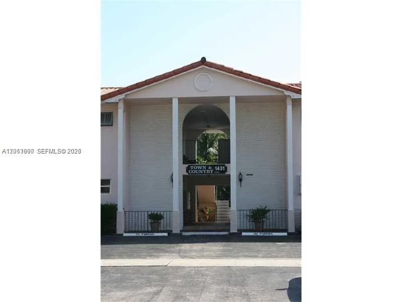 1431 S 14th Ave # 207, Hollywood, FL 33020