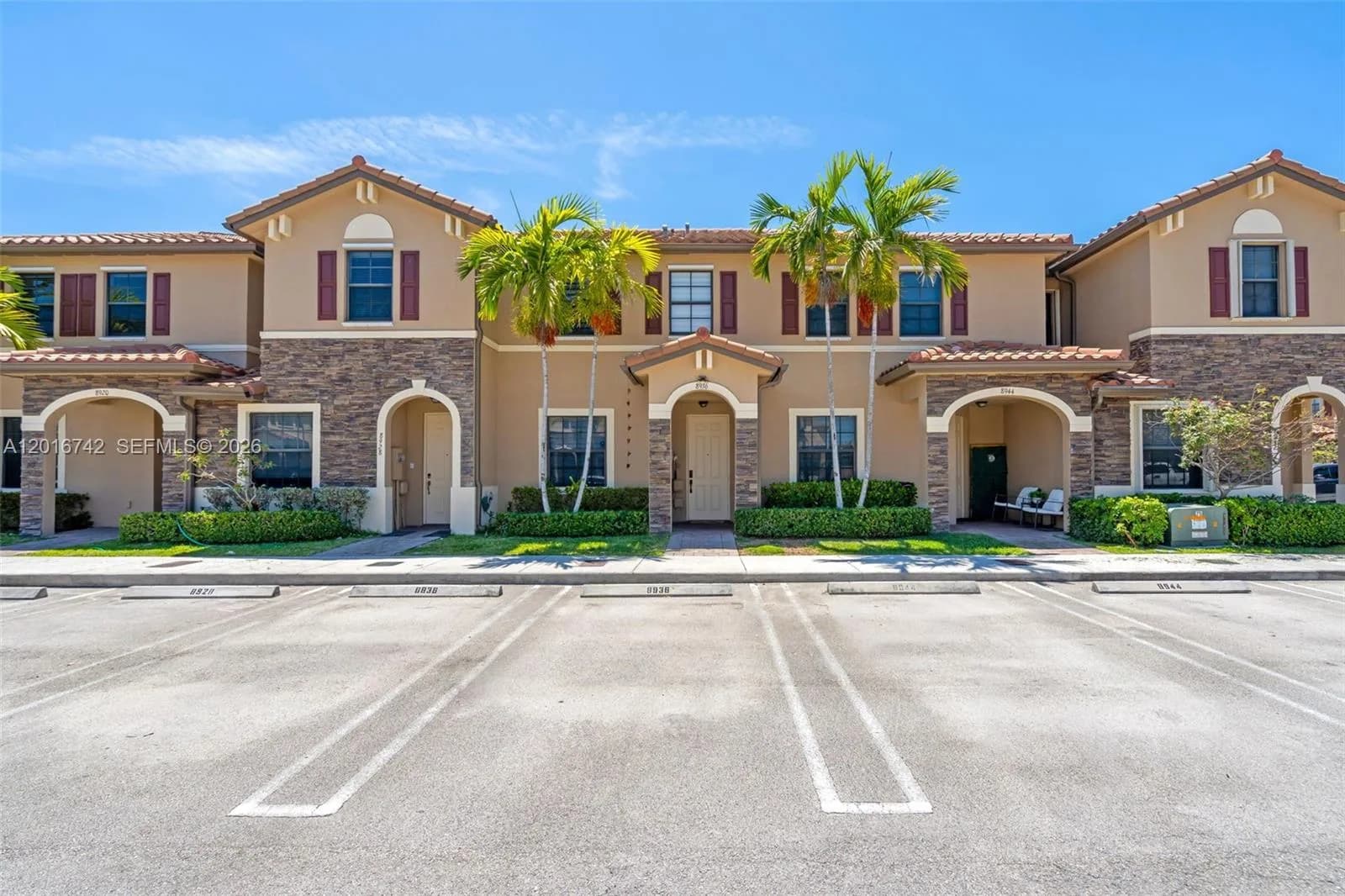 8936 W 35th Ln, Hialeah, FL 33018