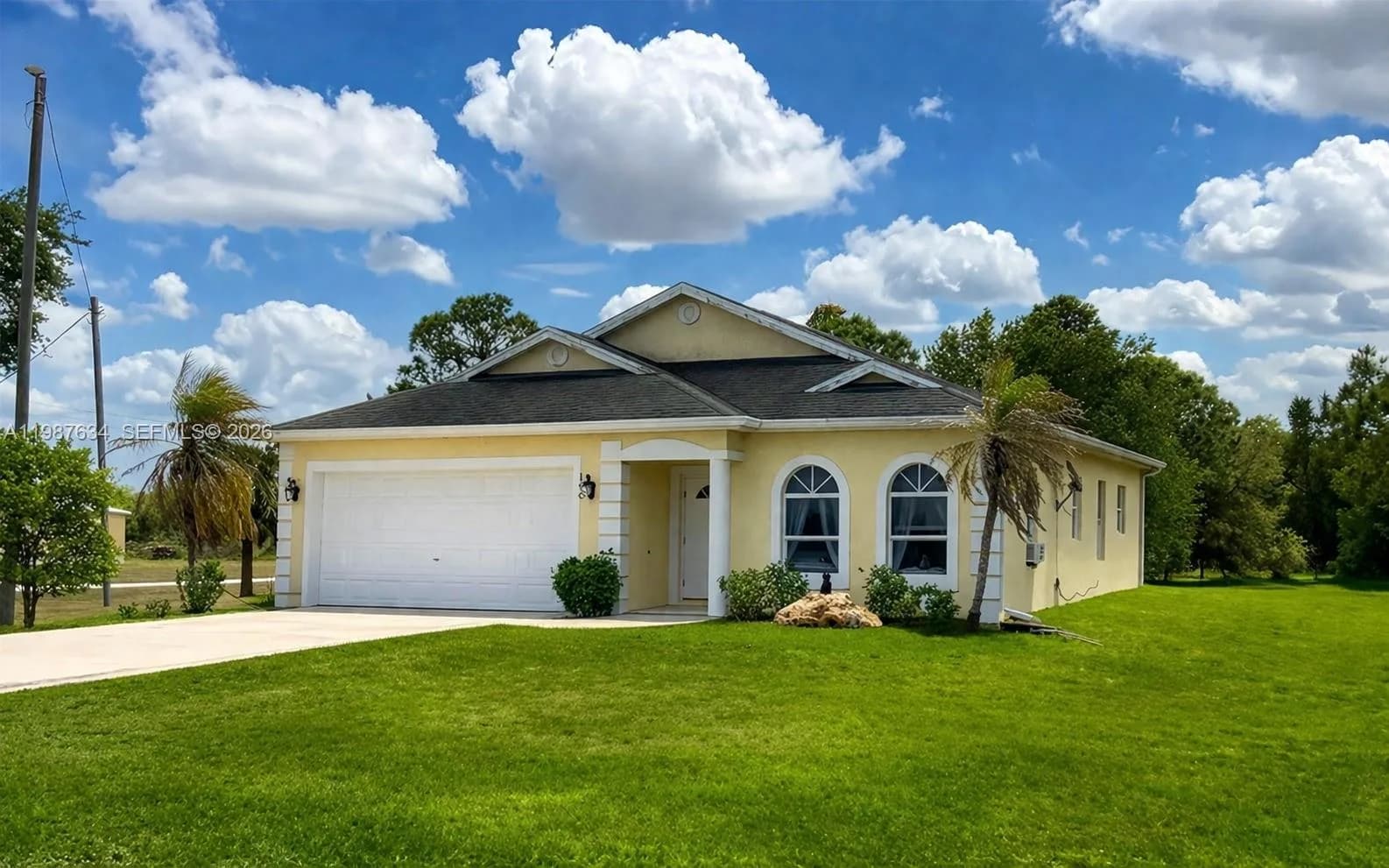 166 Pine Cone Ave, Clewiston, FL 33440