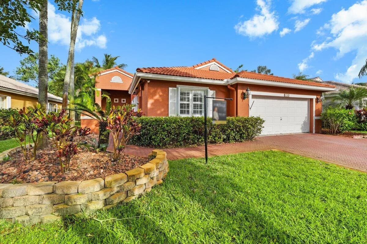 363 SW 161st Avenue, Pembroke Pines, FL 33027
