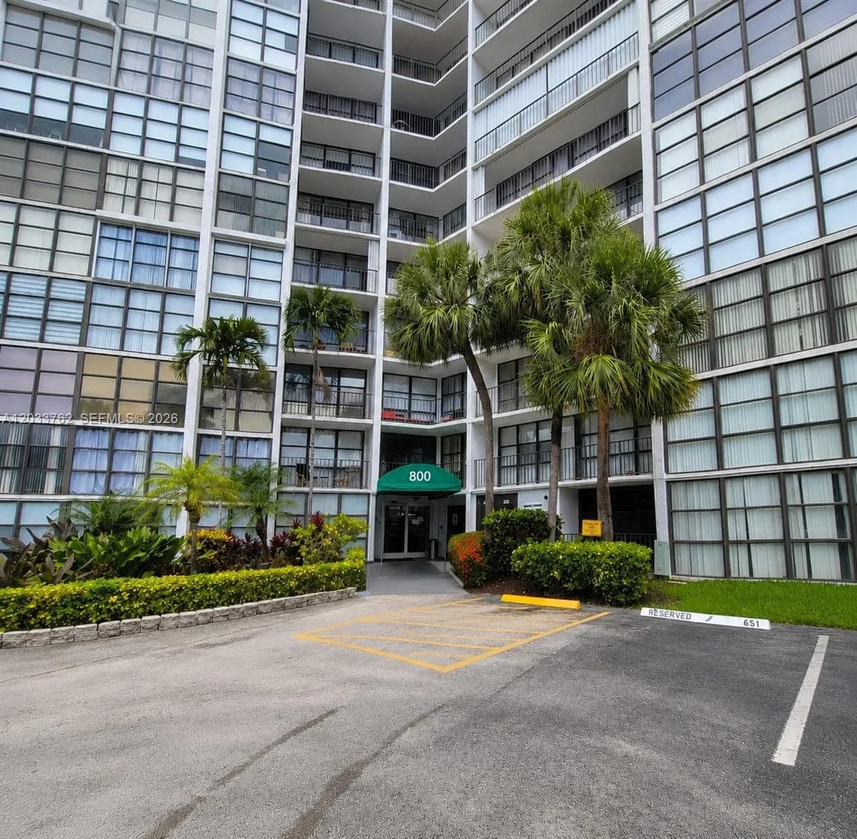 800 Parkview Dr # 512, Hallandale Beach, FL 33009