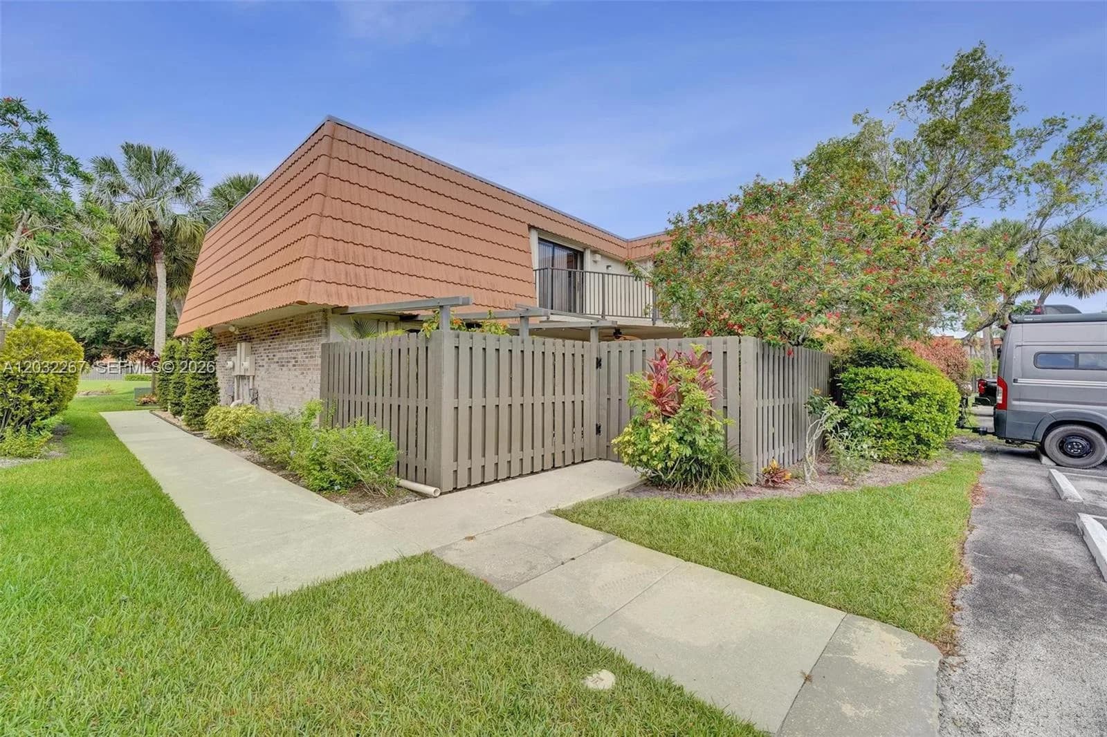 11100 SW 15th Mnr, Davie, FL 33324