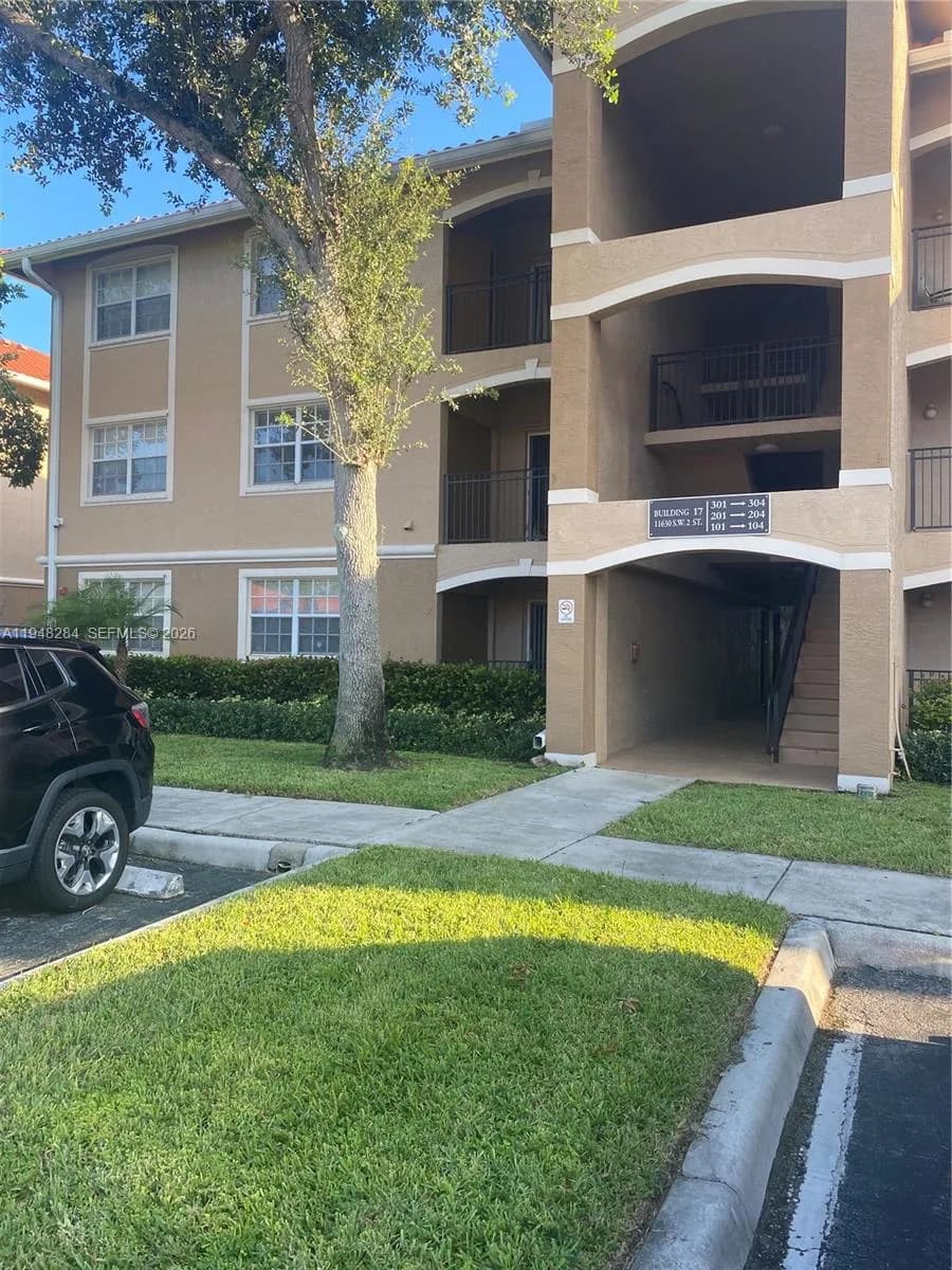 11630 SW 2nd St # 17101, Pembroke Pines, FL 33025