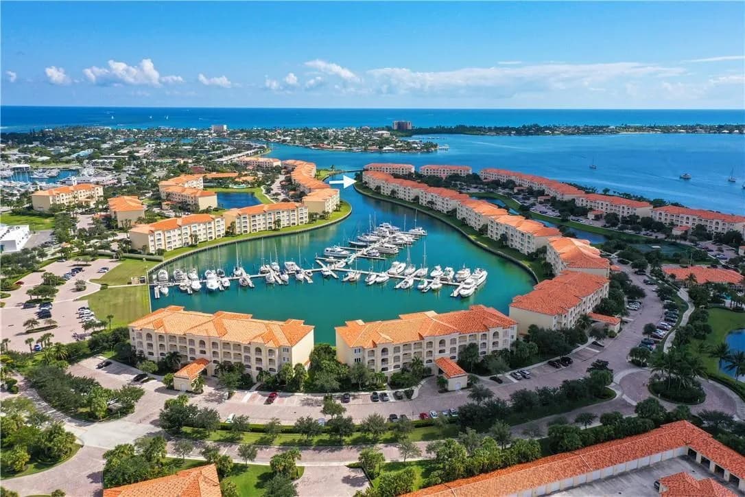 19 Harbour Isle Drive # 106, Hutchinson Island, FL 34949