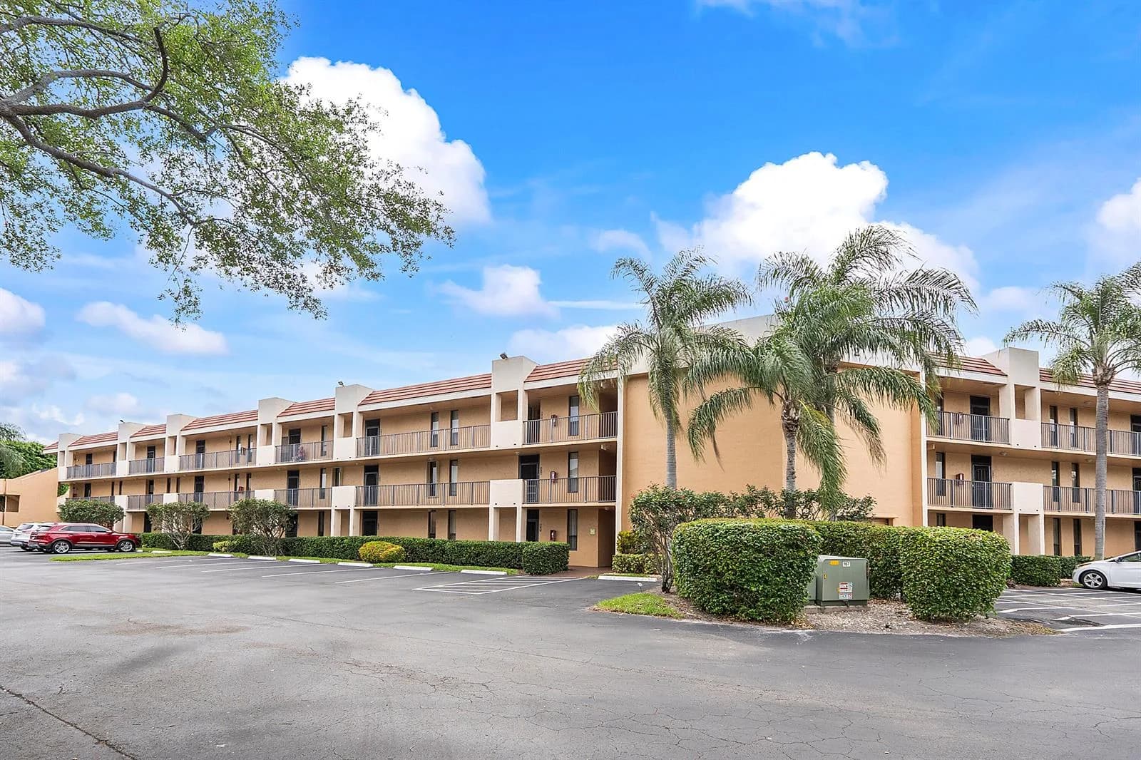 5828 Coral Lake Drive, Margate, FL 33063
