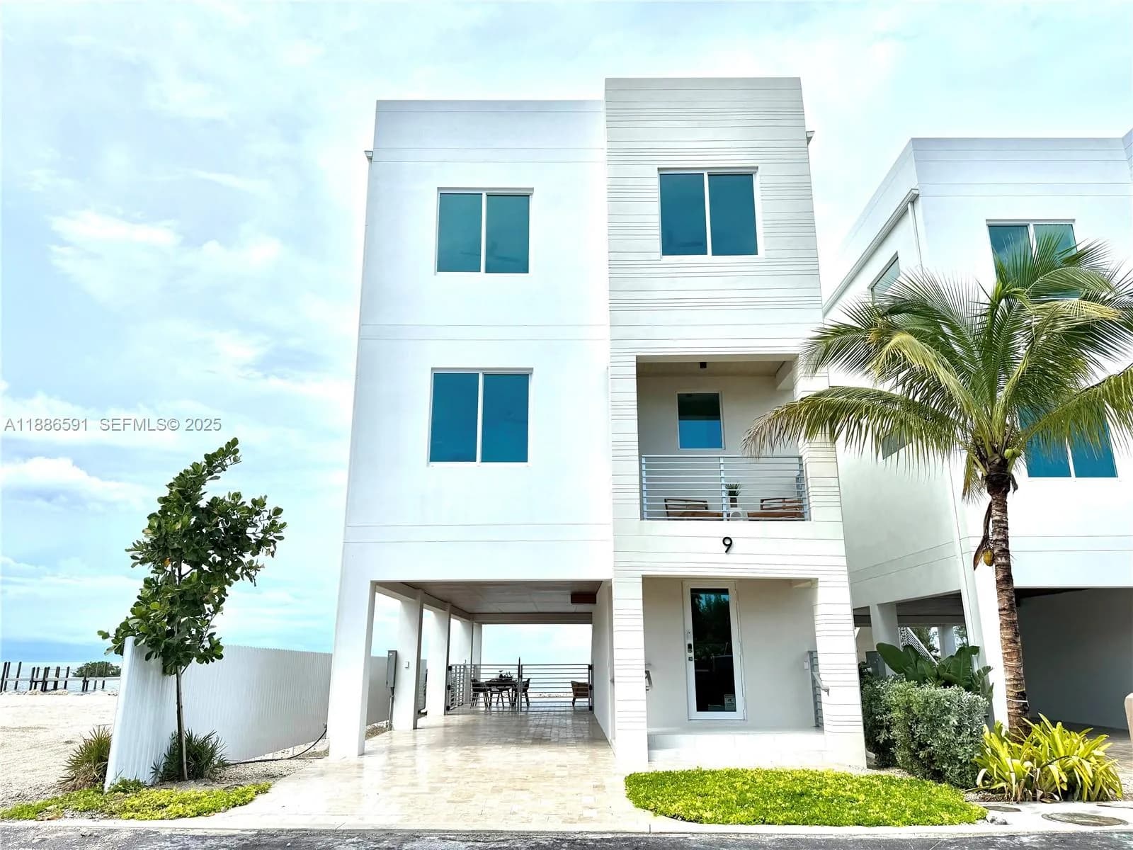 990 41st Gulf Street 9, Other City - In The State Of Florida, FL 33050
