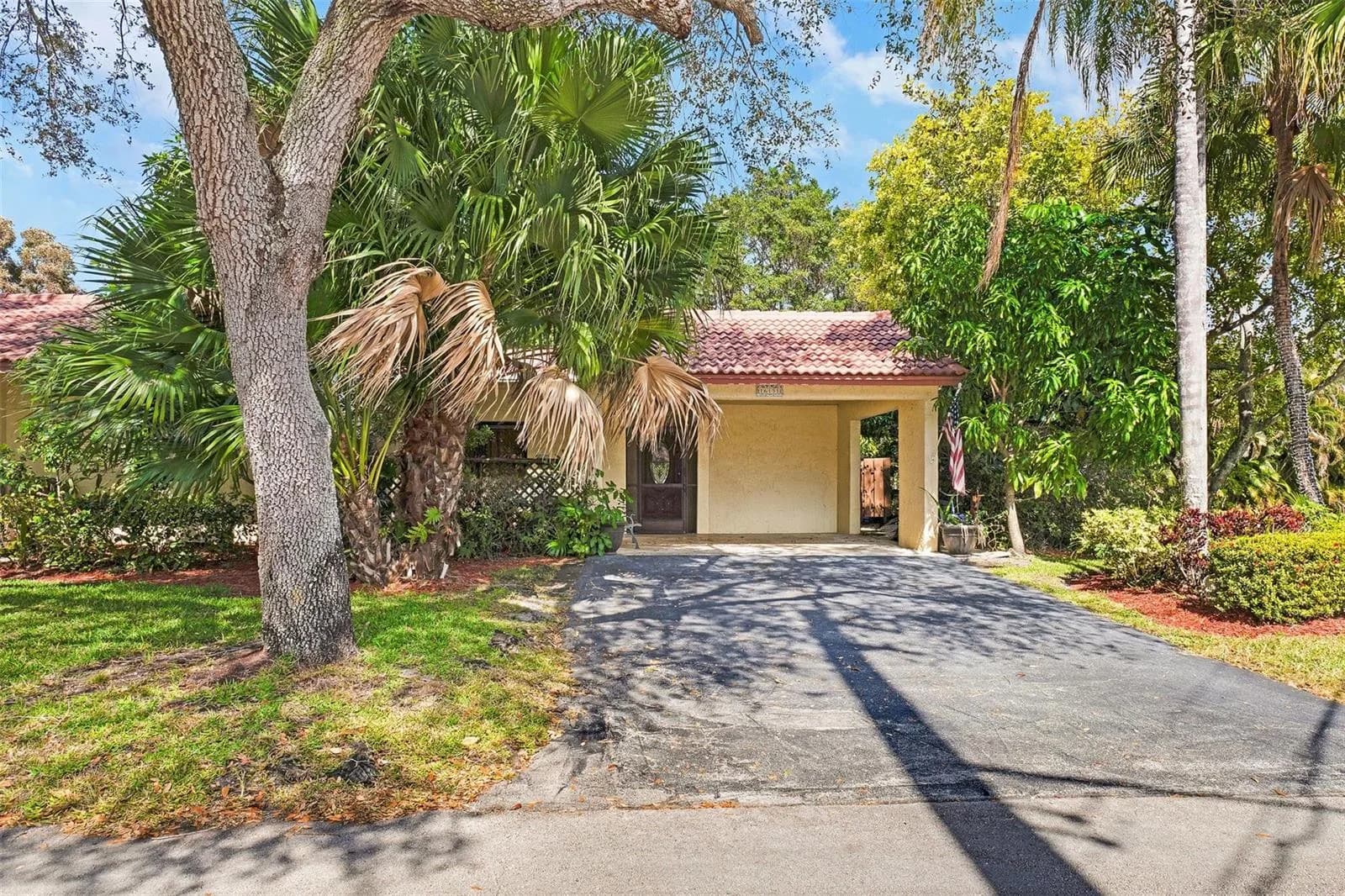 16131 Laurel Drive # 33, Weston, FL 33326
